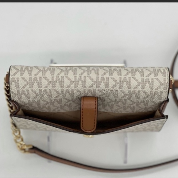 Michael Kors MD MF Phone Xbody Bag Vanilla - Picture 12 of 12